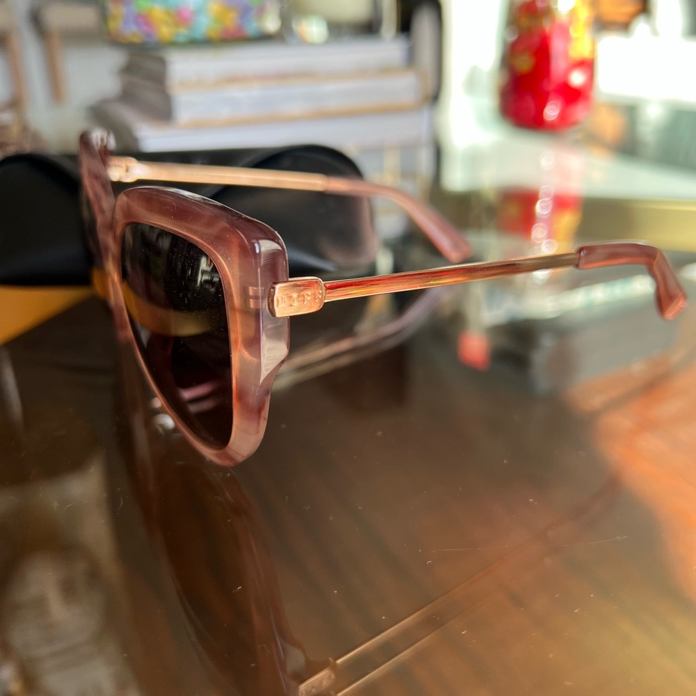 Women's Pink Diff Sunglasses - Picture 3 of 5